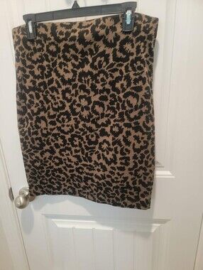 Xhilaration Size XL Pull-on Stretchy Leopard Print Pencil Skirt 21" Length 17" W